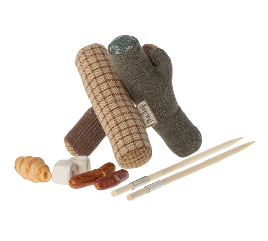 maileg-bonfire-set-for-hiker-mouse-2024