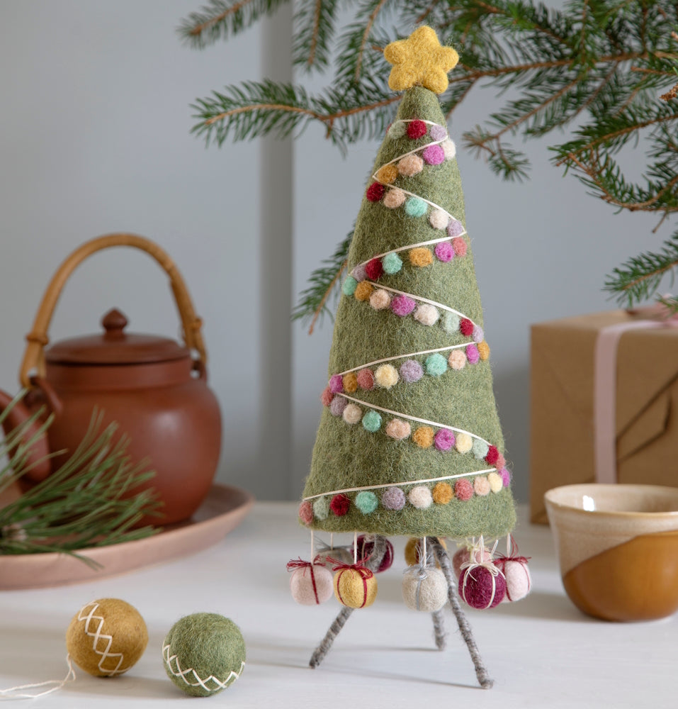 Gry & Sif Christmas Tree Felt with Garland 35cm