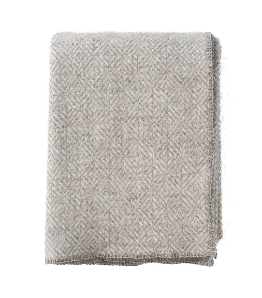 Klippan-diamonds-wool-blanketCaramel
