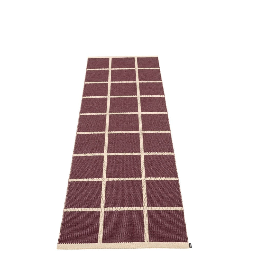 Pappelina Rug Criss Burgundy 70x225