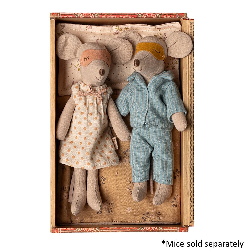 Maileg Nightgown Mum Mouse Light Grey