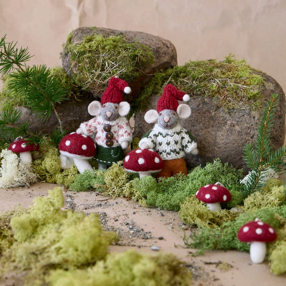 Gry & Sif Mouse Girl Small Grey with Mushroom