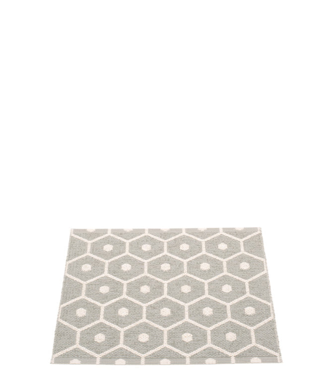 Pappelina-honey-rug-warm-grey70x100