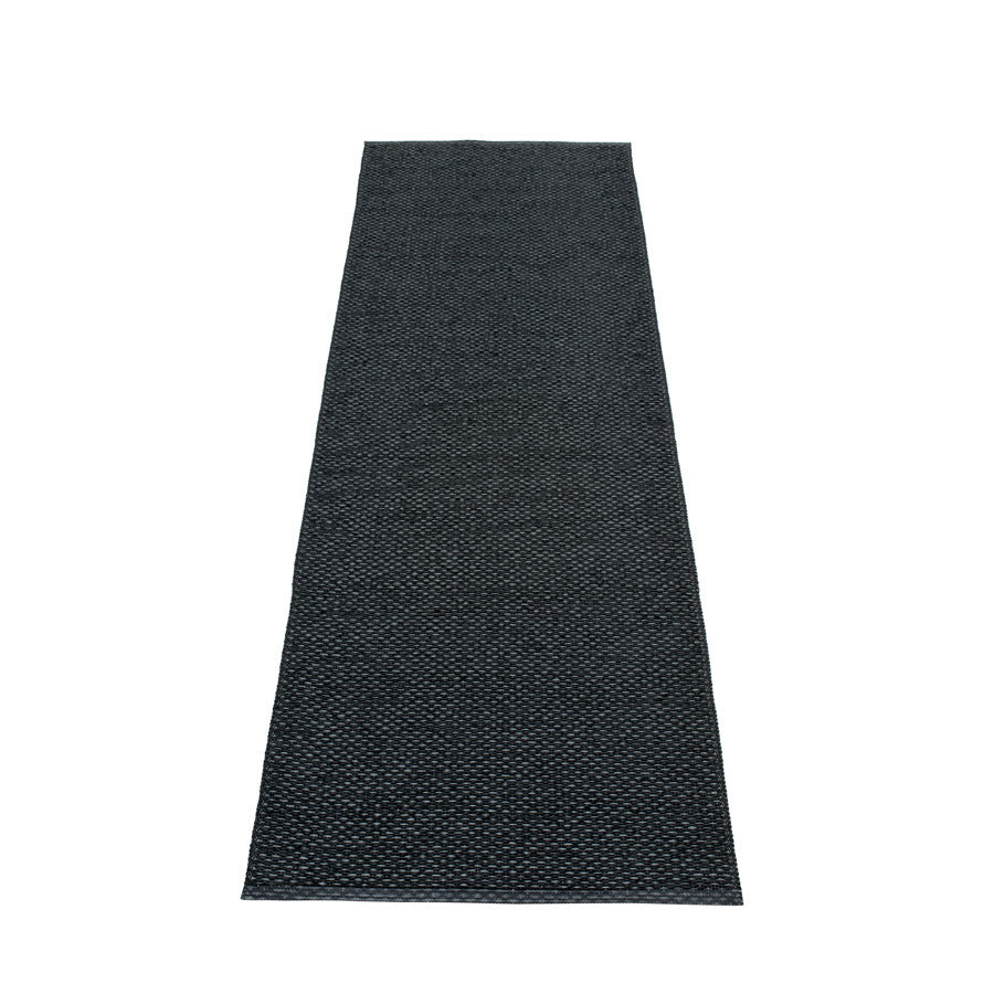 Pappelina-svea-rug-black-70cm230x320