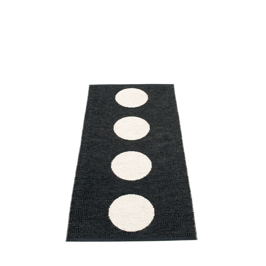 Pappelina-vera-rug-black70x375