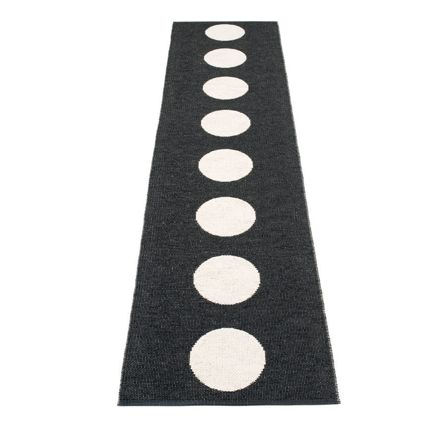Pappelina-vera-rug-black70x90
