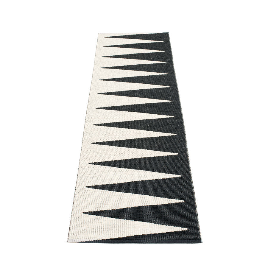 Pappelina-vivi-rug-black70x450