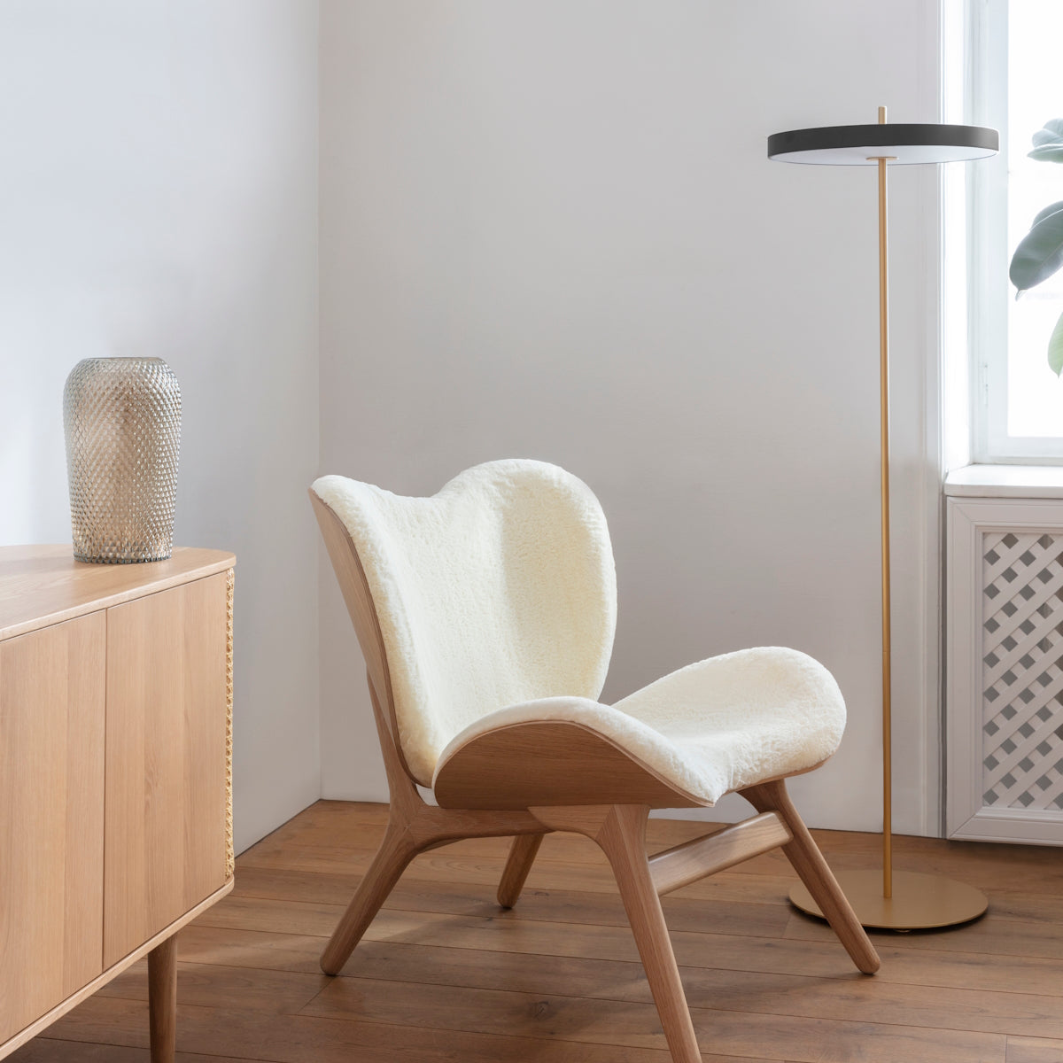 Umage-asteria-floor-lampBlack