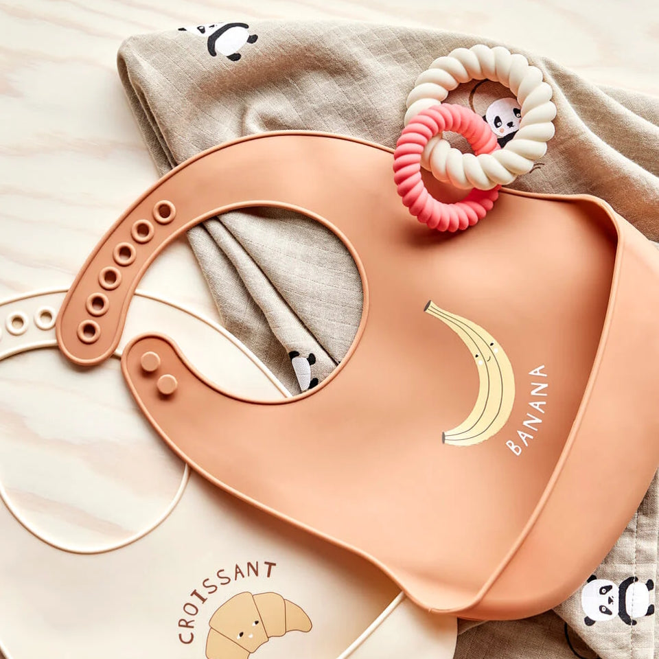 OYOY-mellow-teether-cherry-red-vanilla