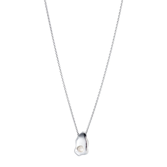 EfvaAttling-oyster-necklace