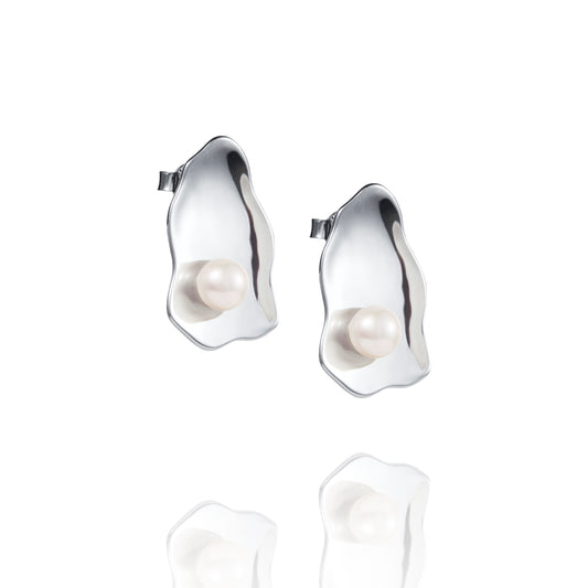 EfvaAttling-oyster-earrings