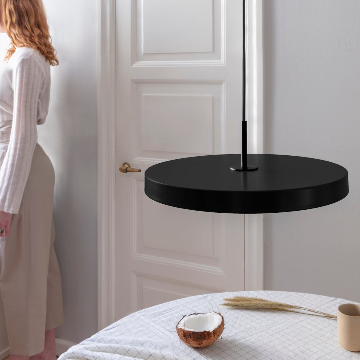 Umage-asteria-pendant-lamp-medium-black-topPetrolBlue