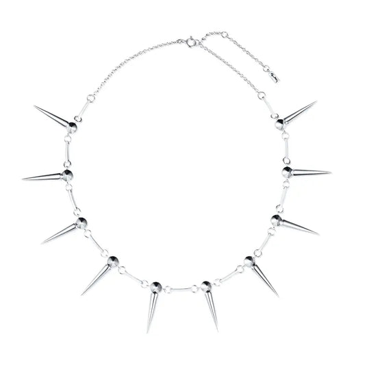 EfvaAttling-bring-the-drama-collier