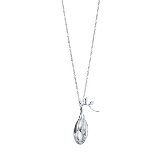 EfvaAttling-freesia-pendant-necklace