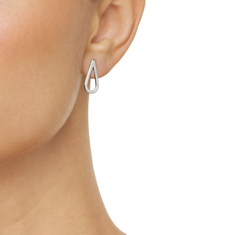 EfvaAttlingHookedOnAFeelingEarrings_lifestyle_1