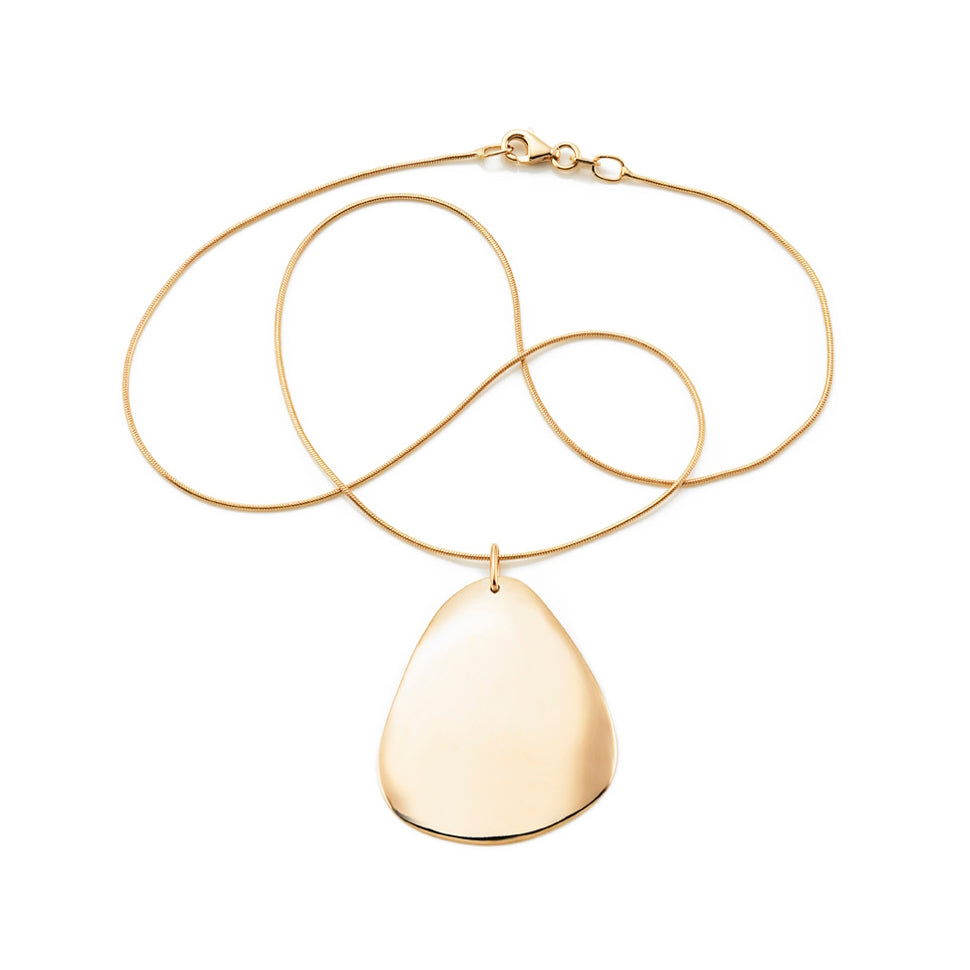 EfvaAttling-rose-petal-pendant-gold