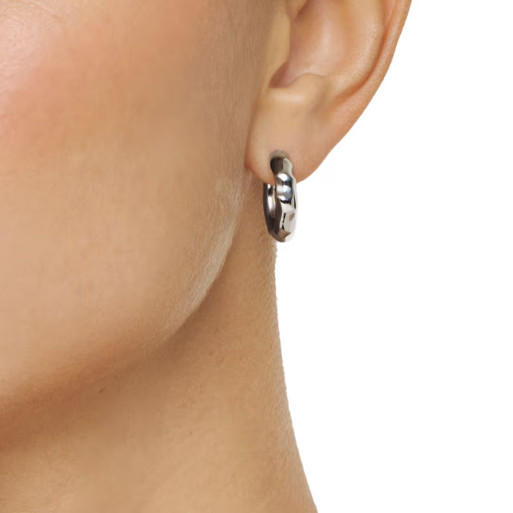 Efva_Attling_Vulcano_Hoops_life_style