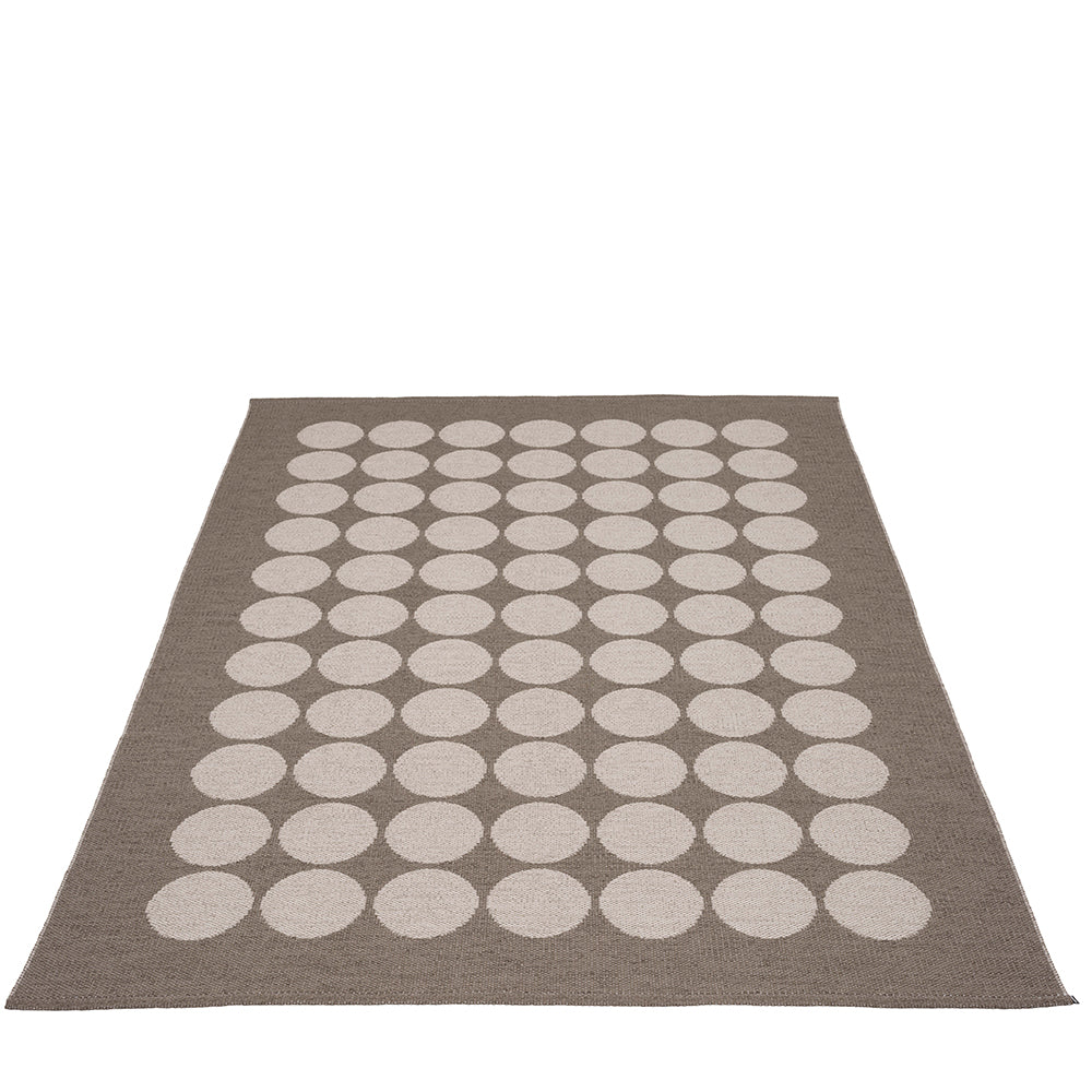 Pappelina-hugo-rug-walnut70x400