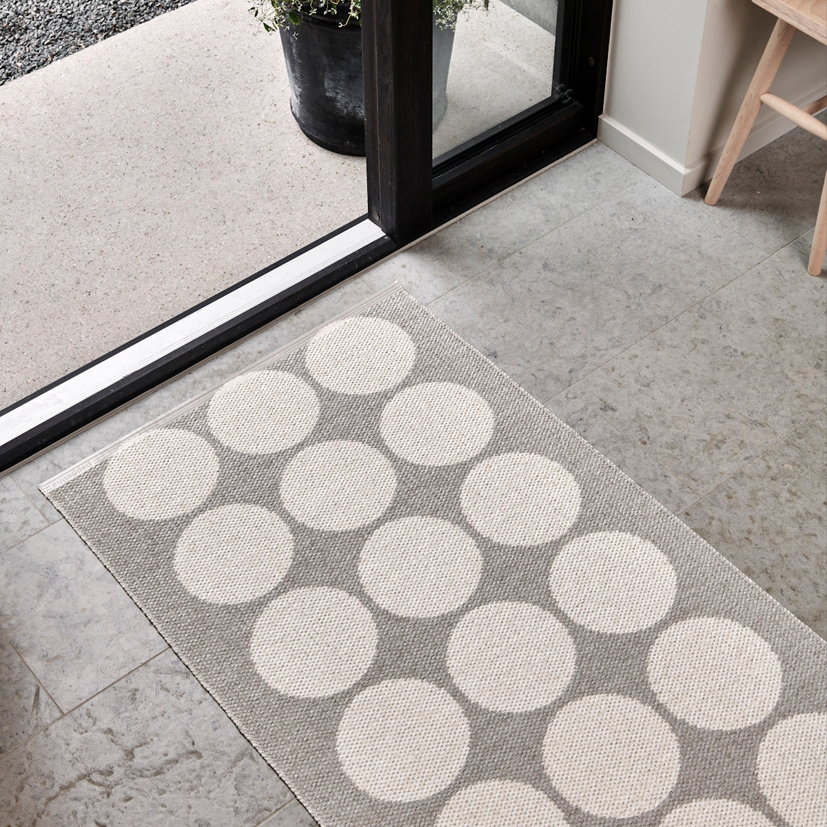 Pappelina-hugo-rug-linen70x320