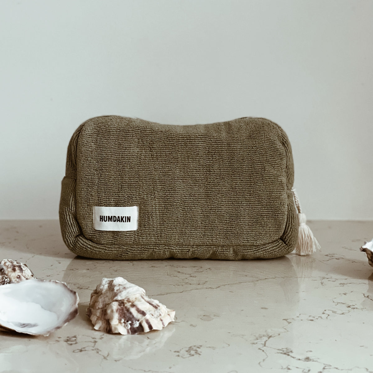 humdakin-terry-toiletry-bag-green-tea