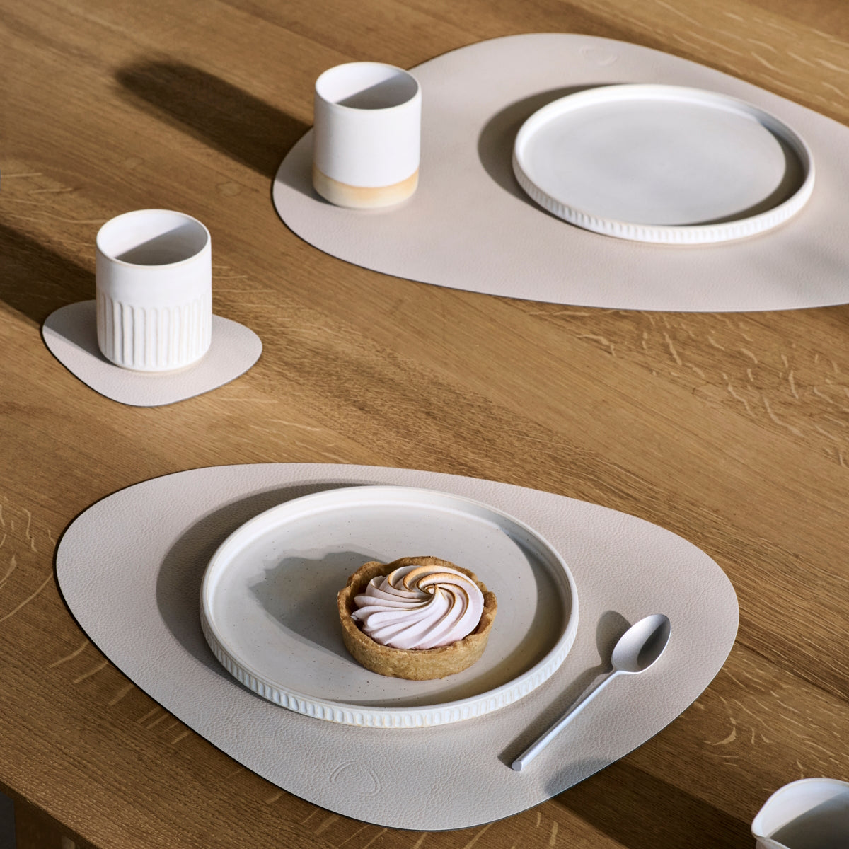 lind-dna-glass-mat-curveLightGrey