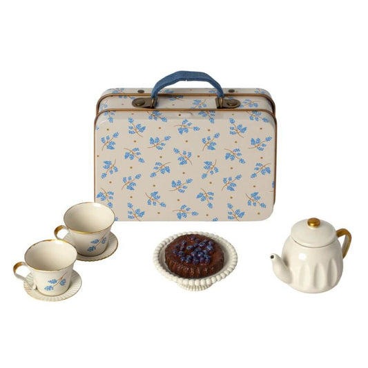 Maileg_Afternoon_Tea_Set_Blue_Madelaine