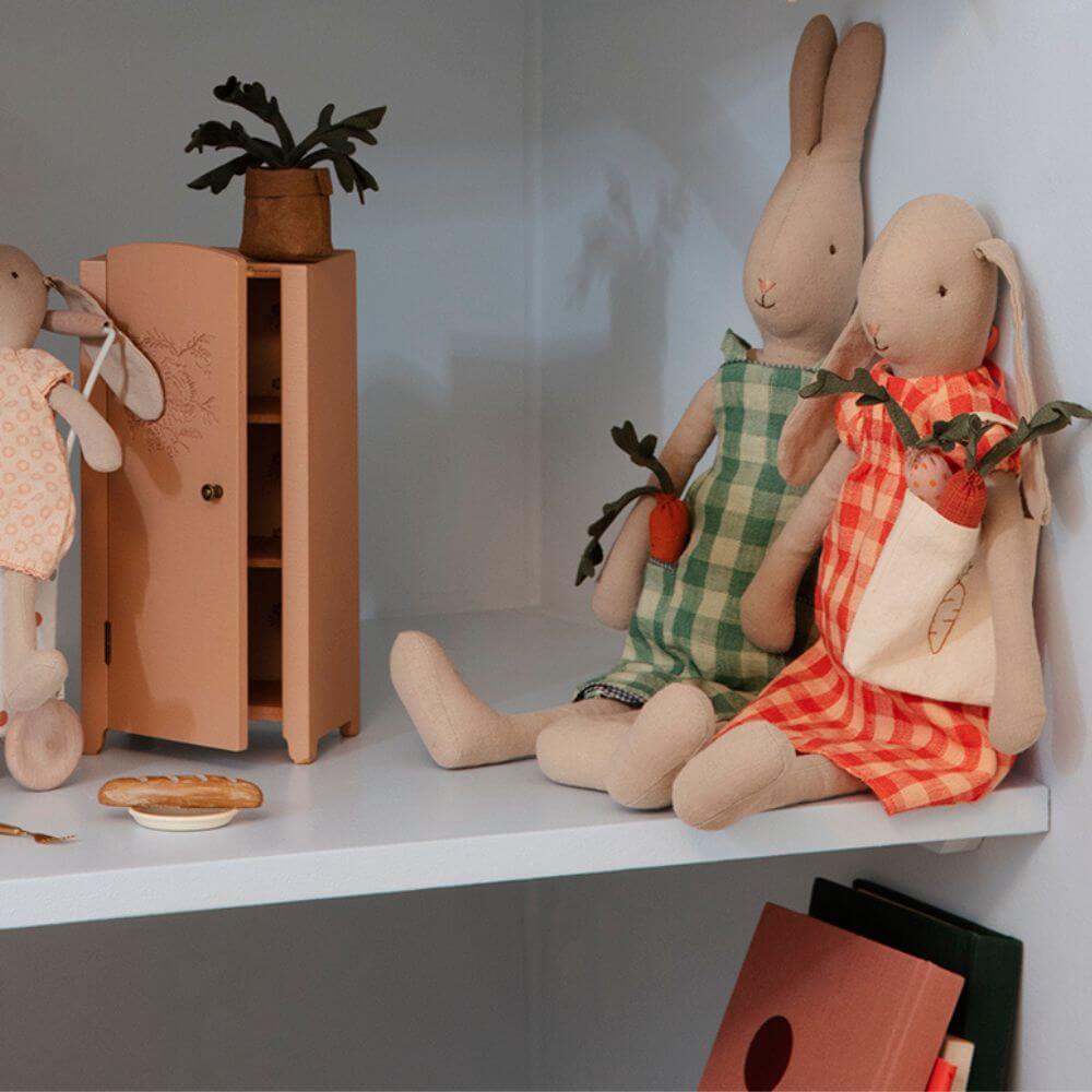 Maileg_Carrots_In_Shopping_Bag