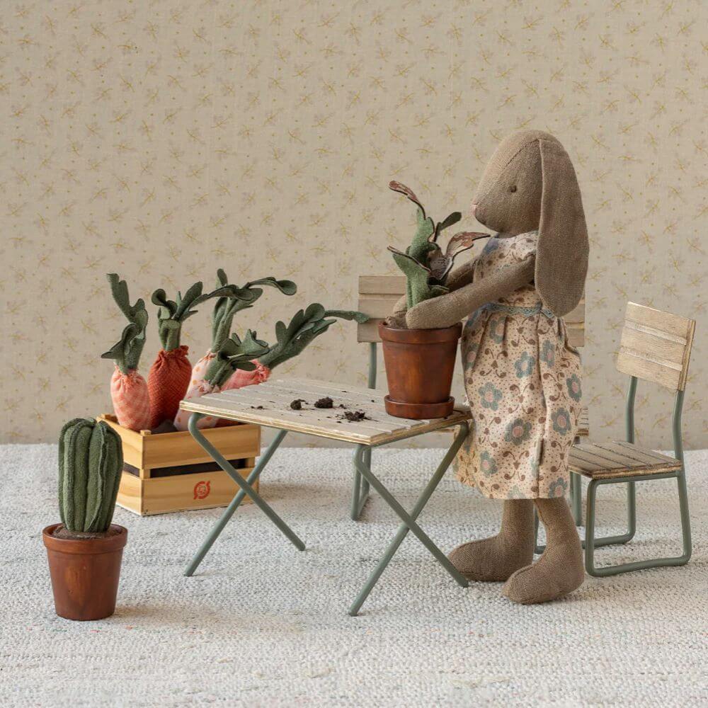 Maileg_Flower_Pot_with_Cactus_Lifestyle