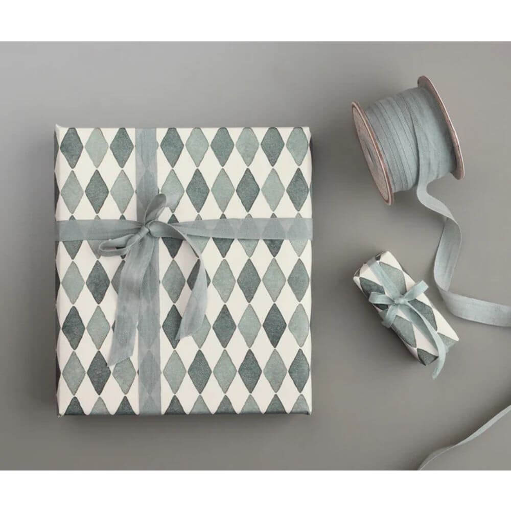 Maileg_Gift_wrap_Harlequin_Blue_10m
