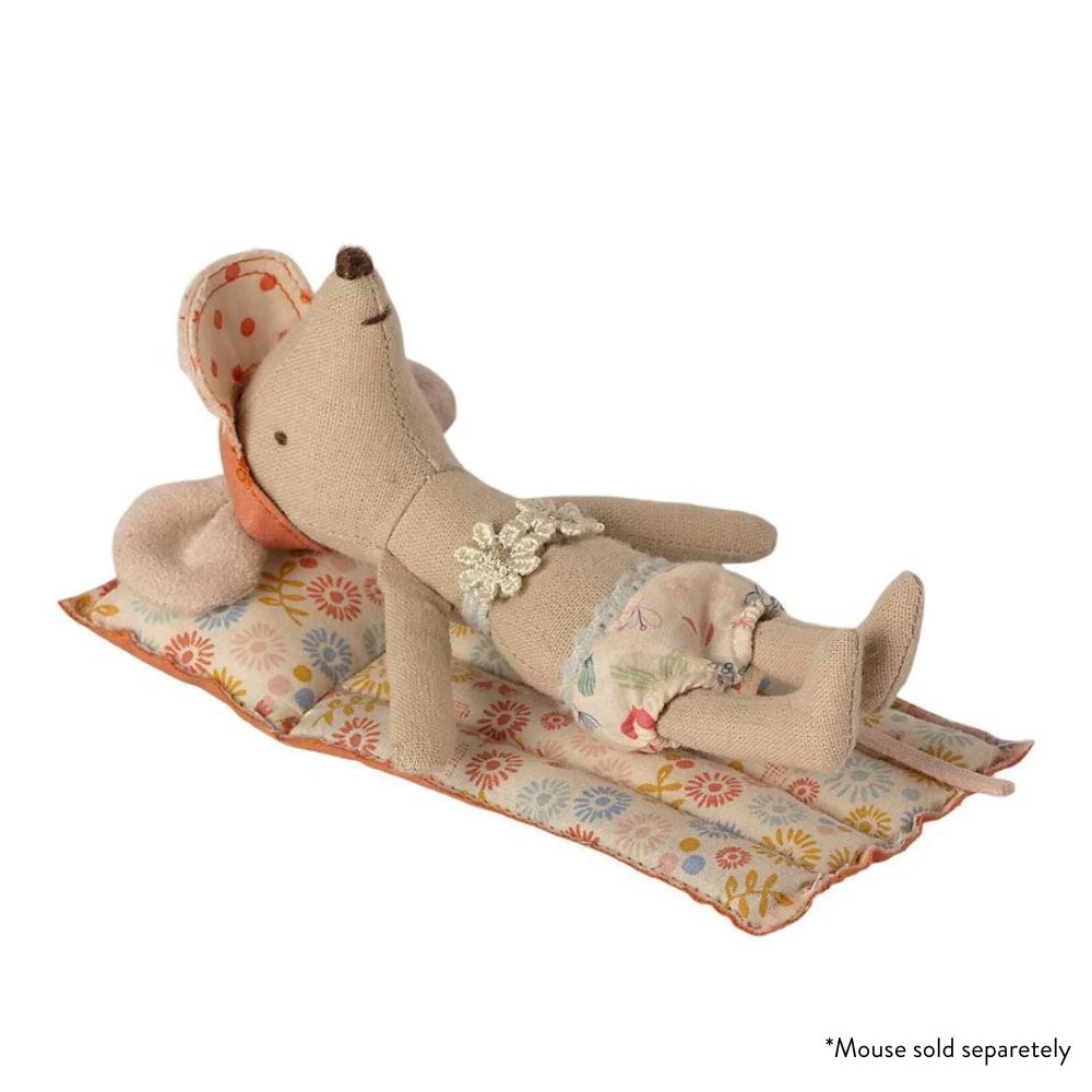 Maileg_Mouse_Air_Mattress_flower_1