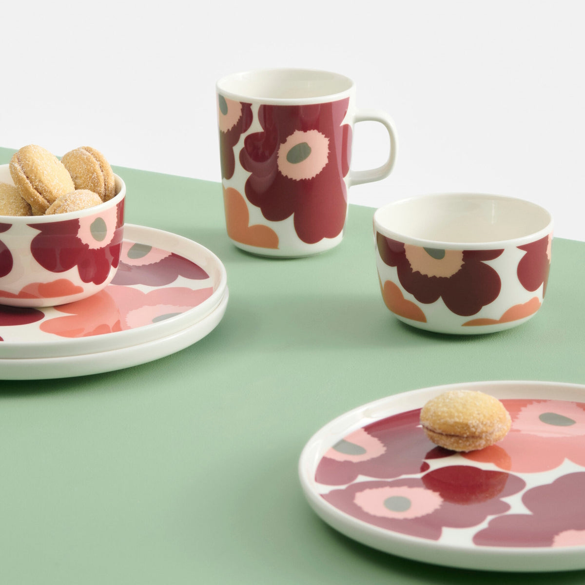 Marimekko-unikko-mug-cherry-2-5dl