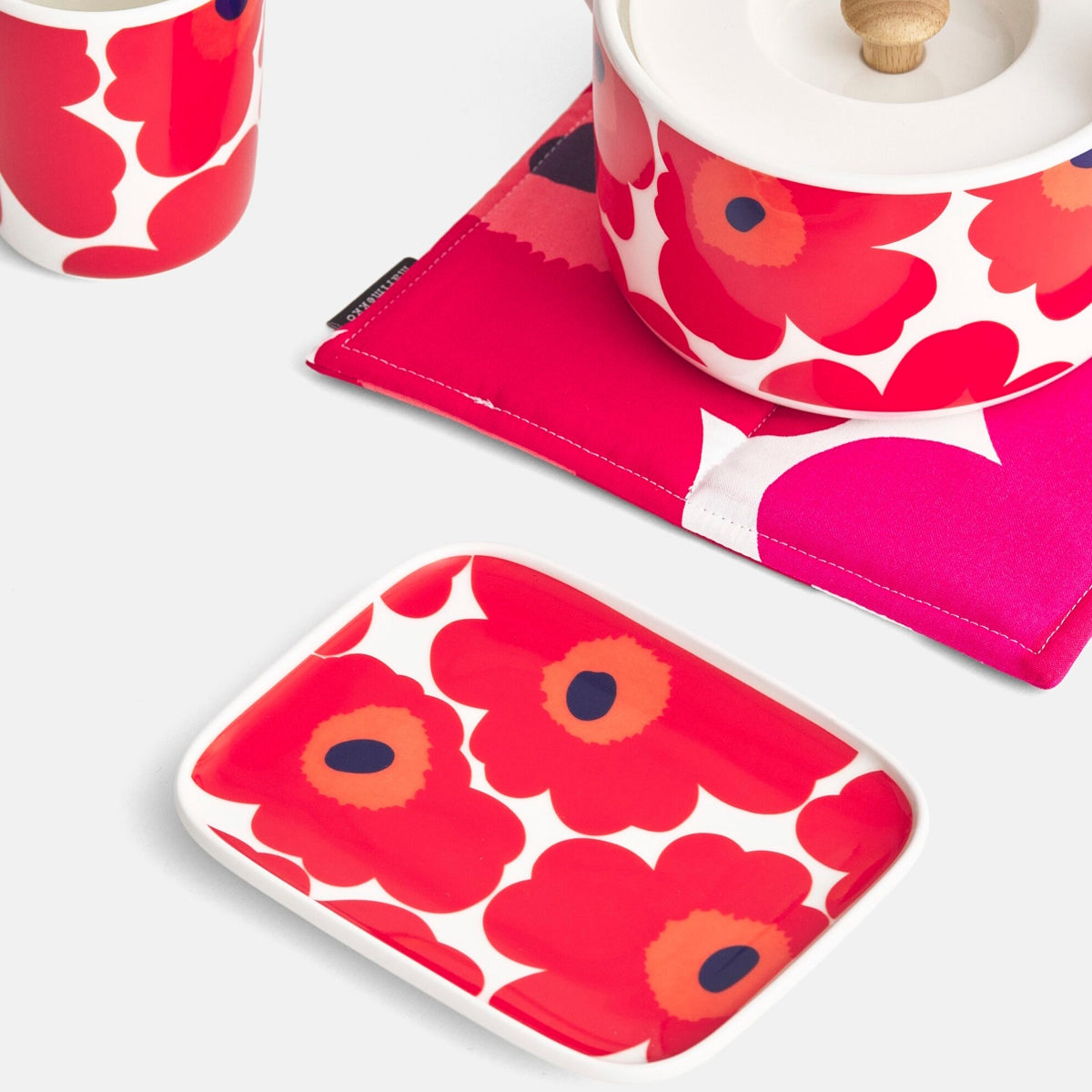 Marimekko-unikko-plate-15x12-red