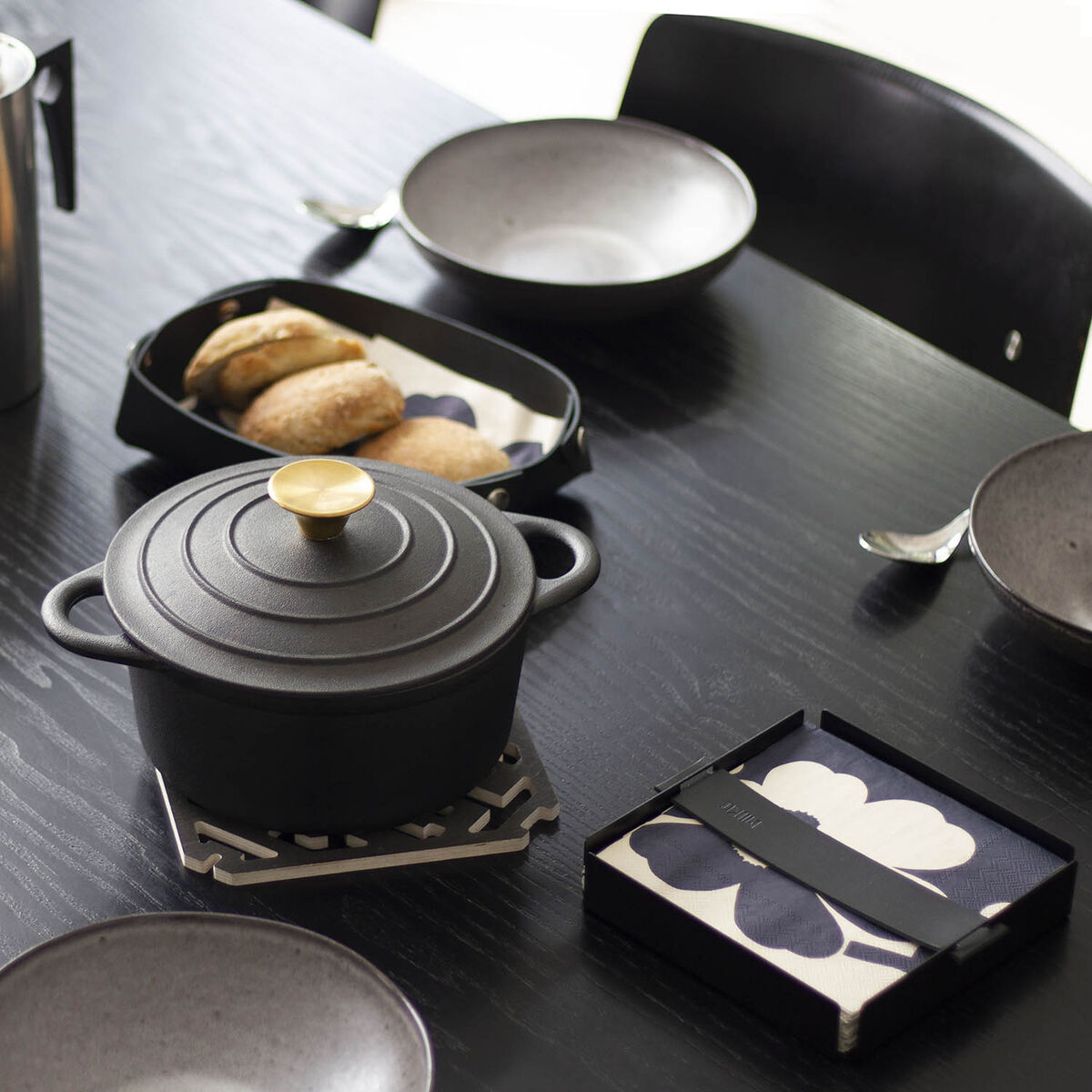 Miiko Napkin Holder Black 33x33