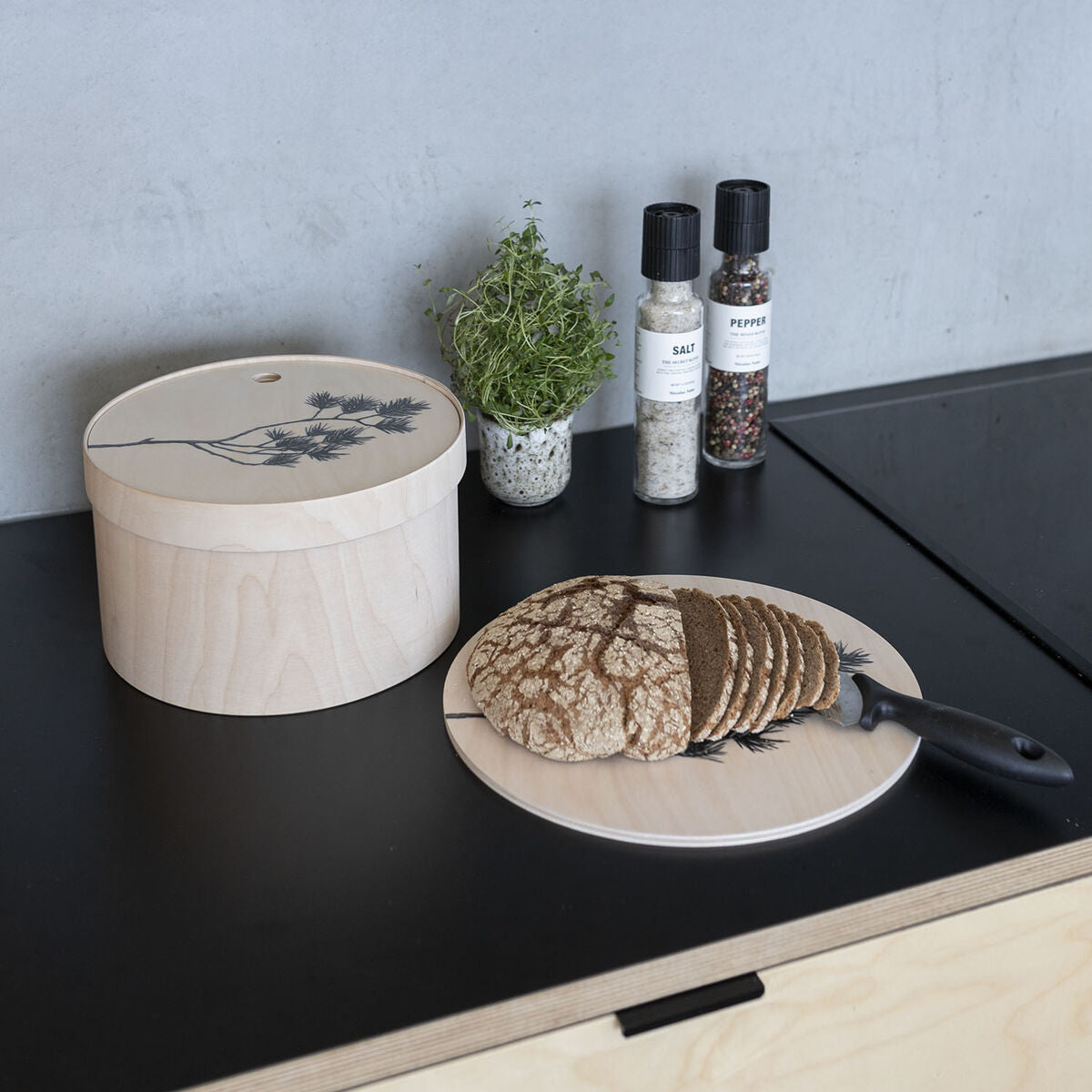 miiko-pine-branch-bread-box