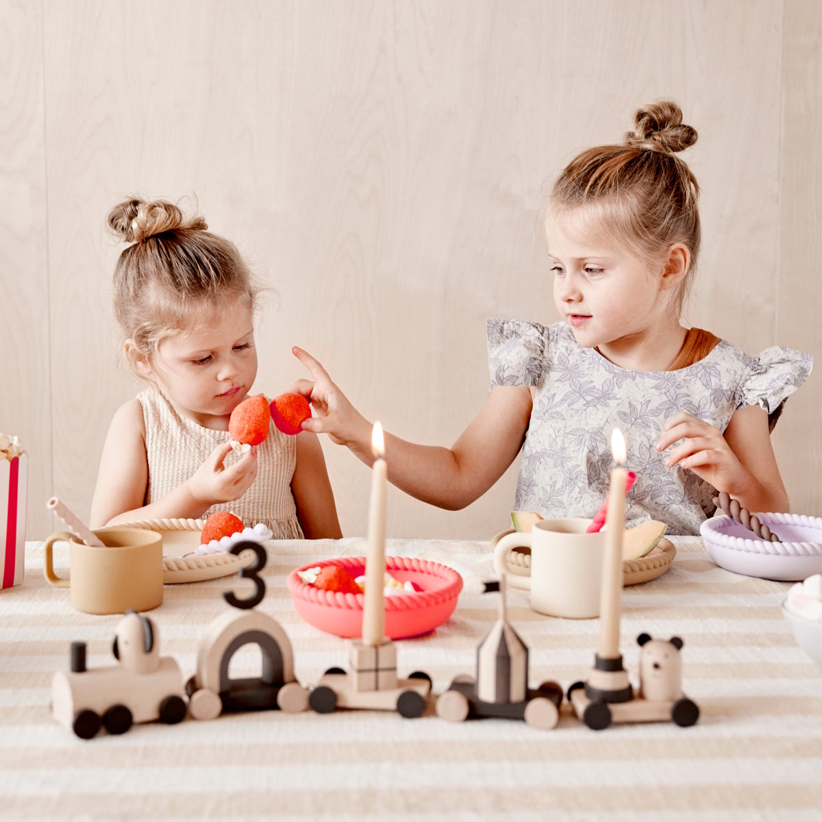 OYOY Nomu Silicone Kids Cup 2pk white-brown