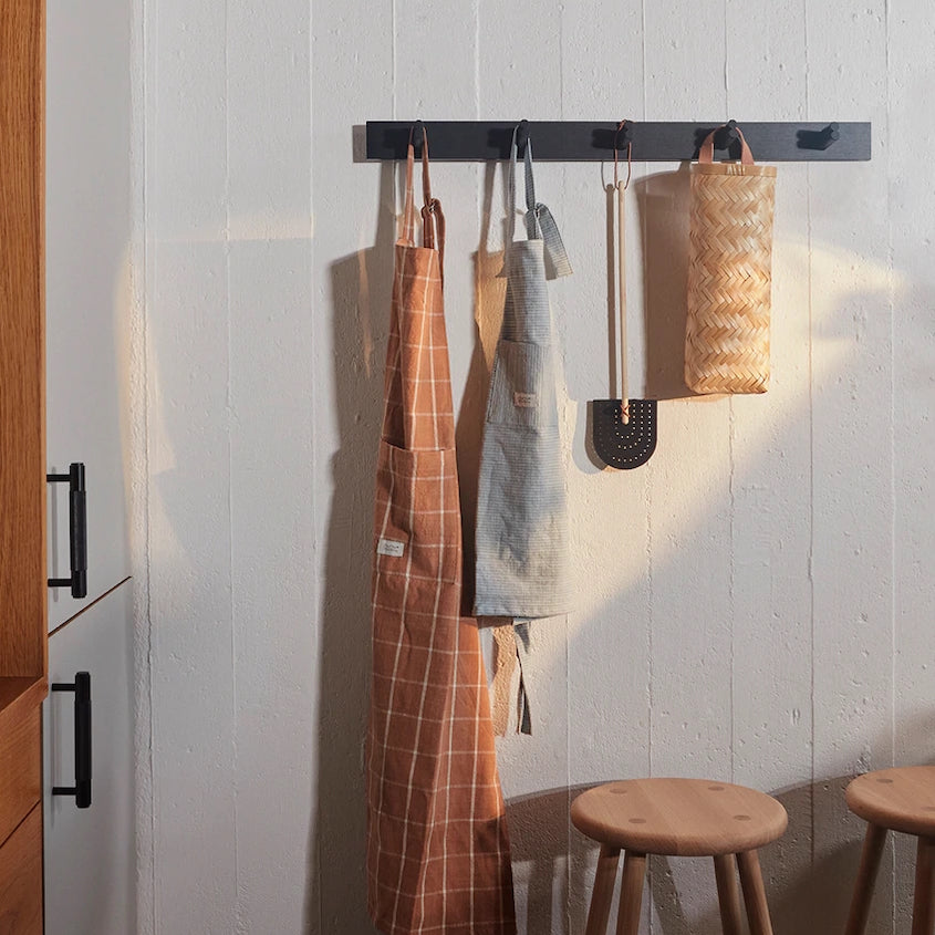 OYOY Rainbow Flyswatter Black