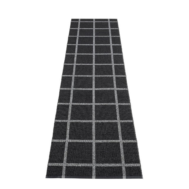 Pappelina-ada-rug-black70x450