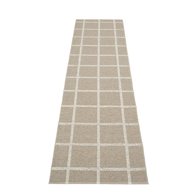 Pappelina-ada-rug-dark-linen70x375