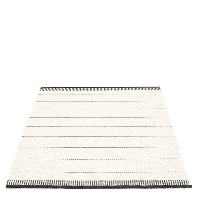 Pappelina-belle-rug-black