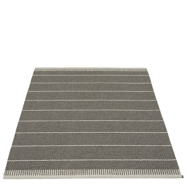 Pappelina-belle-rug-shadow