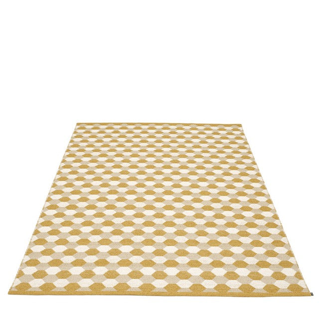 Pappelina-dana-rug-ochre