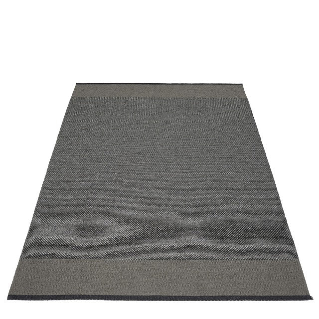 Pappelina-edit-rug-black