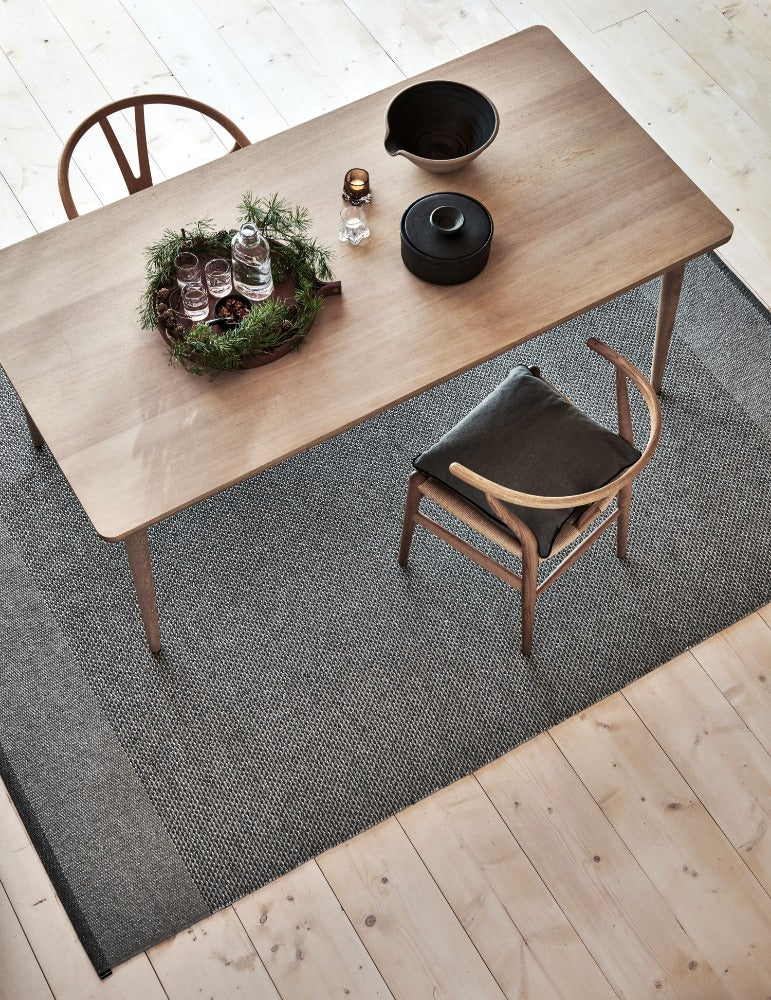 Pappelina-edit-rug-black70x120