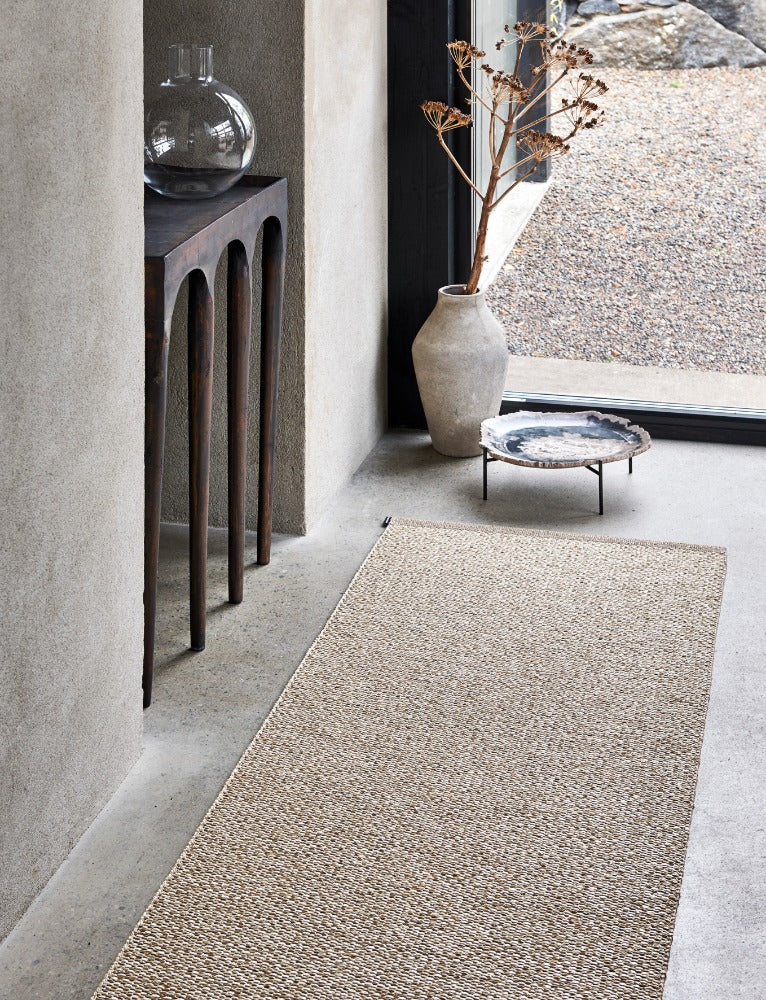 Pappelina-effi-rug-mud85x160