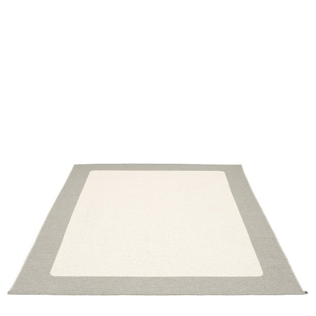 Pappelina-ilda-rug-warm-grey