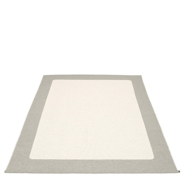Pappelina-ilda-rug-warm-grey