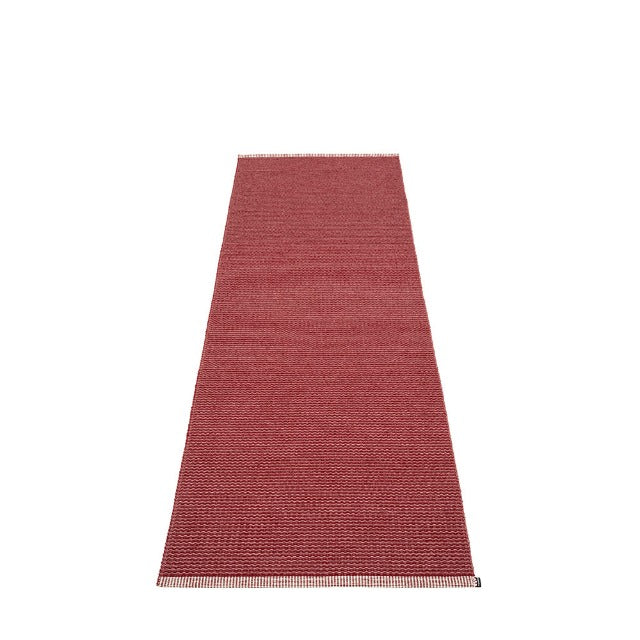 Pappelina-mono-rug-blush-dark-red140x200
