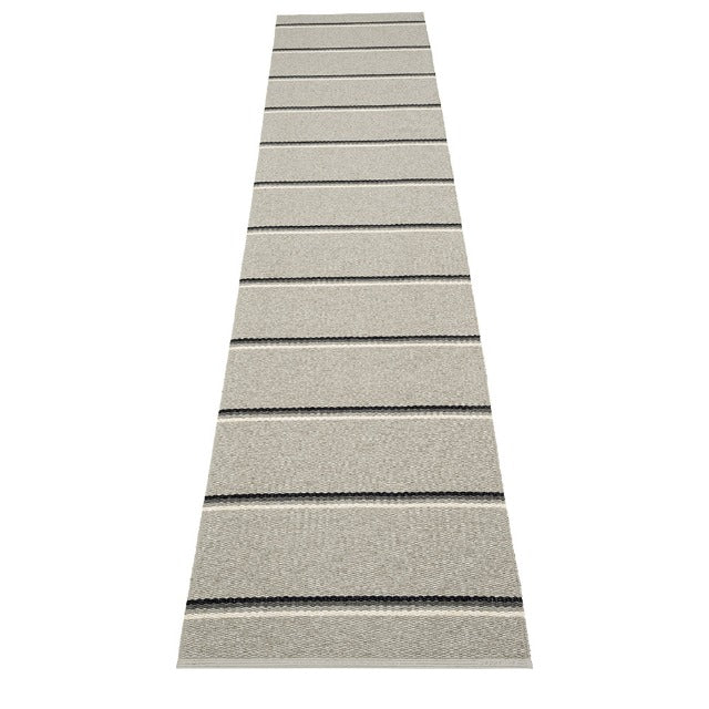 Pappelina-olle-rug-grey