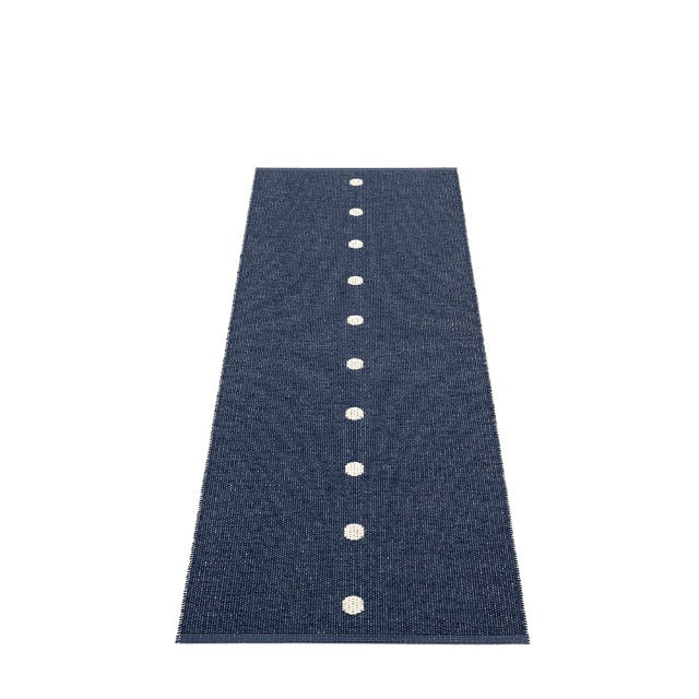 Pappelina-peg-rug-dark-blue70x280