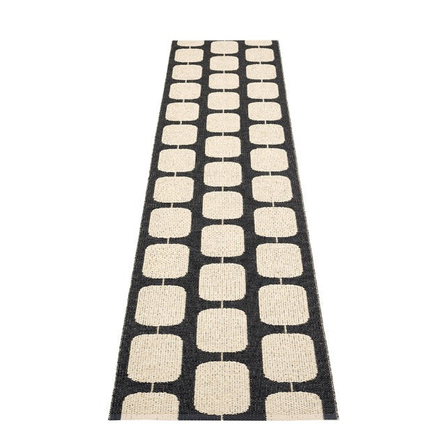 Pappelina-sten-rug-black70x400